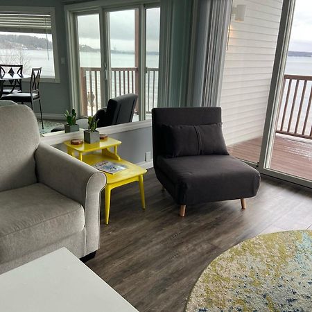 Beachside 216 With Pool Hot Tub And Private Deck Overlooking East Bay Traverse City Ngoại thất bức ảnh
